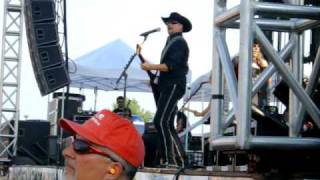 @Ben_Bryan [Big &amp; Rich Performing &quot;Jalapeño&quot;]