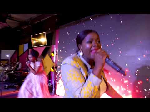 Holy Spirit Move - Minister Harry feat. Nontsikelelo Hlomela & Takalani Chairo Ndou