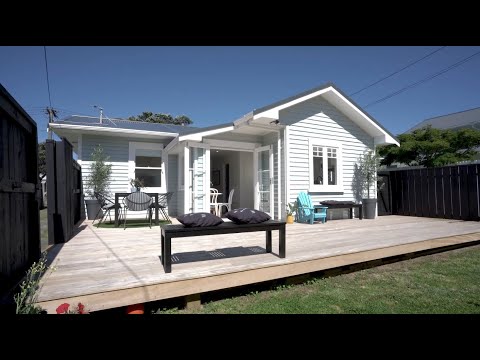 16 Mantell Street, Seatoun - Wellington (Matt Thorn)