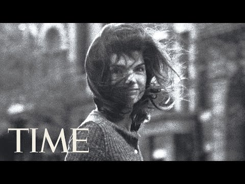 , title : 'How Jackie Kennedy Onassis Became ’Windblown Jackie’ | 100 Photos | TIME'