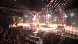 Entrada da rainha no X Factor USA ao som de Scream &amp; Shout