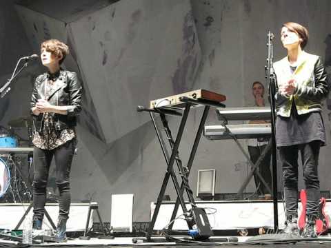 20/23 Tegan & Sara - Sara Beats People Off + Closer @ Beacon Theatre, NYC 2/20/13