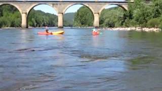 preview picture of video 'Entre Trébas les Bains et Villeneuve sur Tarn en canoë sur la rivière TARN - 18 Mai 2011'