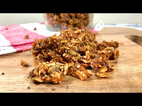 PALEO Granola Recipe | Chunky And Crunchy Granola For Those Quick Mornings