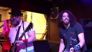 PANCHARTI  - PUNKS NOT DEAD (LIVE 8.4.2026 PRAHA MODRÁ VOPICE)