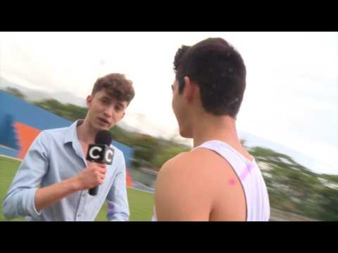 Josué Cover descubriendo a Jonathan Rubio futbolista hondureño