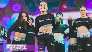 Club Dance Studio - It&#39;s Breezy