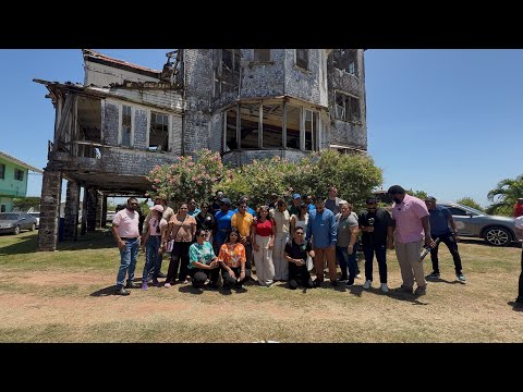 100 WINDOWS HOUSE IN GUYANA #DO YOU KNOW WHY THEY HAD TO CLOSE 1 WINDOW PERMANENTLY ?