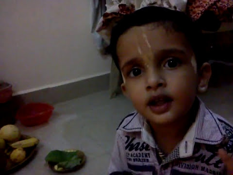 Yathindra chanting slokas