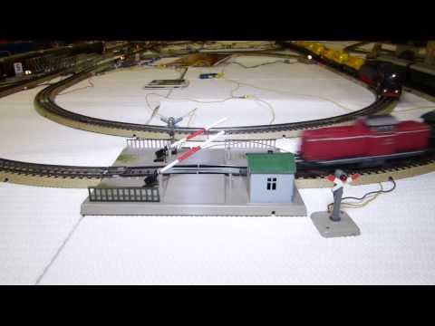 27. Stummi-Treff WN,  12 - Mechanischer Bahnübergang mit Warnkreuz (Märklin 450 G)