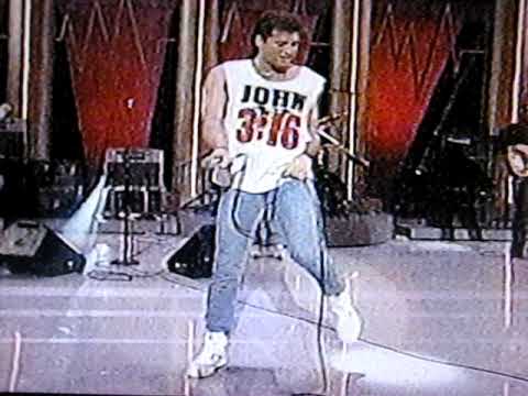 Billy Ray Cyrus is retarded