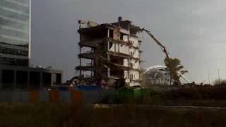 preview picture of video 'Búranie bývalej budovy TASR'