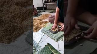 Download lagu The process of making mendoan tempeh mp3