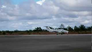 preview picture of video 'Beechcraft Super King Air B200 YV0107 del SATA Aterrizaje Aeropuerto de San Tomé Venezuela'