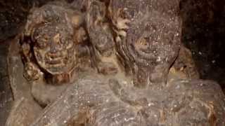 preview picture of video 'How Complex Is The Demon? 1200 Year Old Carving In India'