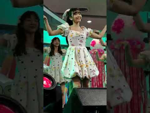 220730 (Mint Fancam) The Glass Girls - ไม่ใกล้ ไม่ไกล @ J-Trends in Town Summer Festival - Westgate