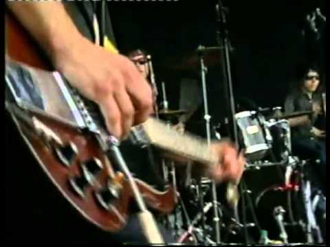 The Warlocks - Shake The Dope Out - T In The Park 2003