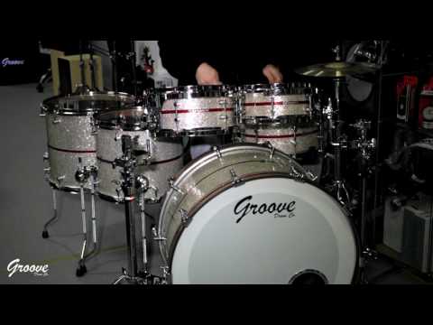 Bateria Groove Drum Co. Mahogany/Walnut Silver and Red Glitter 24