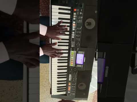 move from one key to another using this simple trick in your piano😎