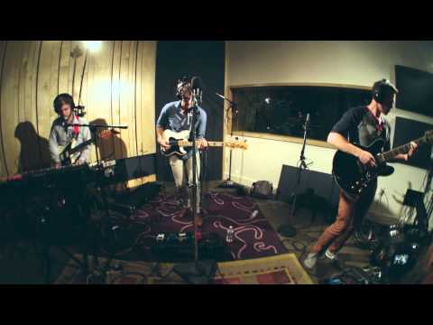 909 Sessions: Antennas Up - 'My Brain' | The Bridge
