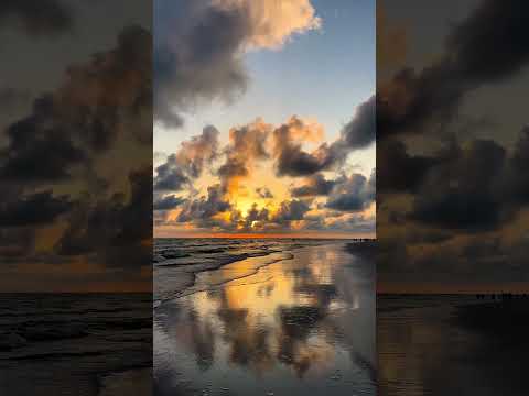 beach time❤️#beach  #youtubeshorts #ytshorts #clouds #sunset #beauty