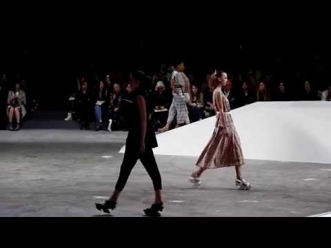 ISSEY MIYAKE Spring Summer 2017 - Paris Fashion Week