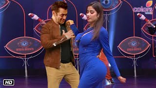 Janhvi Kapoor Bold Belly Dance In Front Of Salman 