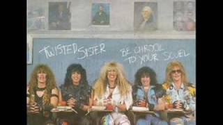 Twisted Sister - Lookin&#39; Out For Number One