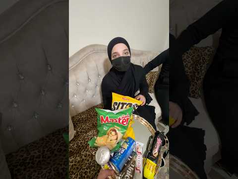 ستي عم توزع شريات:😱