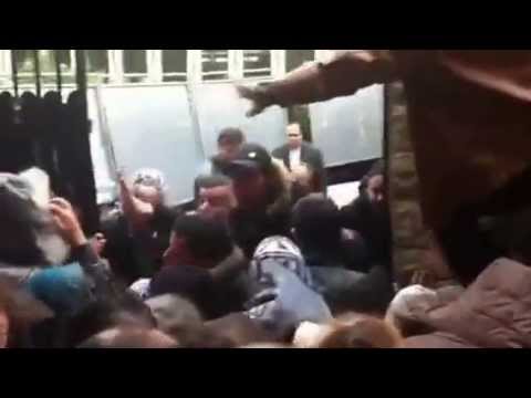 قنصلية فيتري بضواحي باريس تعيش في نفس الوضع  مند سنوات