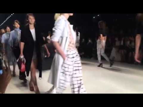 Fila final Vitorino Campos Verão 2016 SPFW