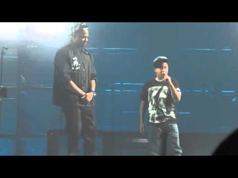 Jay-Z - Clique feat 12 year old on stage (LIVE)