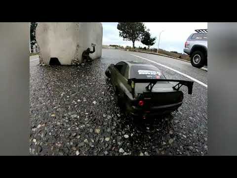 MST RMX 2.0 R32 GTR vs King Kong : RC Drifting