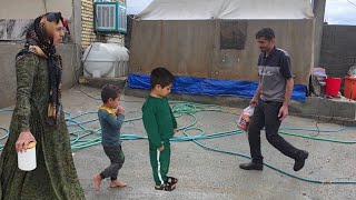 Download lagu Qadir's meeting with the children, a rainy day and charcoal bread mp3