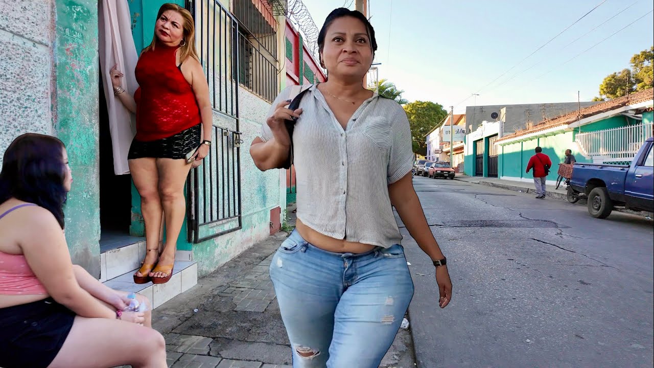 EL SALVADOR un tour por las calles de el colon Santa Ana Diciembre
