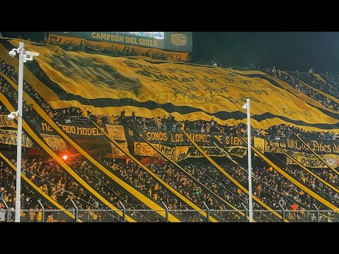 "Hinchada de PEÑAROL vs Caracas " Barra: Barra Amsterdam • Club: Peñarol