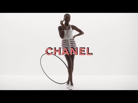 CHANEL EFFORTLESS BEAUTY - Halo Hoops — CHANEL Makeup