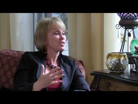 How to Sell to Women | Connie Podesta Presents