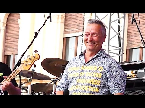 Paolo Belli si commuove cantando con i Nomadi "Un pugno di sabbia" - soundcheck Novellara 03.06.2023