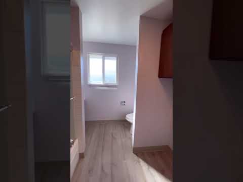 d4005 - Video 2 of 2