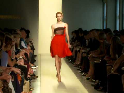 Bottega Veneta's Fashion Show - Woman's Prêt-à-Porter Spring / Summer 2012