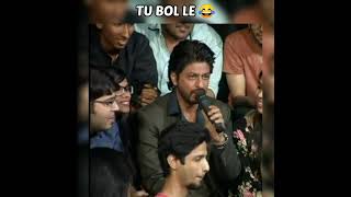 SRK FUNNY MOMENT WITH A FAN  XD  Must Watch