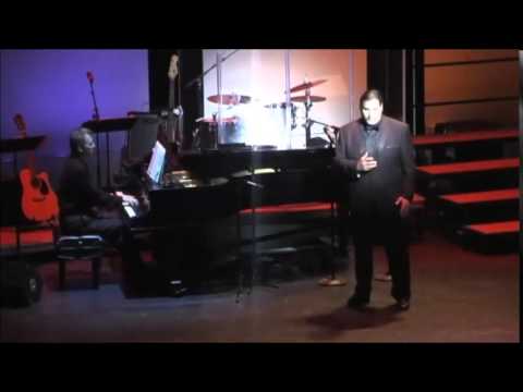 Tenor César Sánchez Singing 