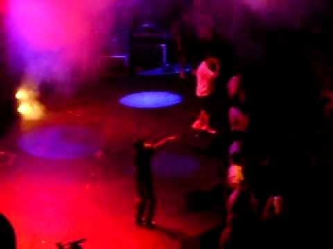 MC BILLETA feat.MC NIEL  -Teatro Caupolican parte dos (BUSTA RHYMES EN CHILE )