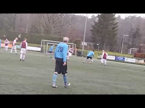 WEDSTRIJD TUSSEN V.V.DIEREN3  HC03 6 2-10 DOELPUNT VAN V.V.DIEREN WILLEM