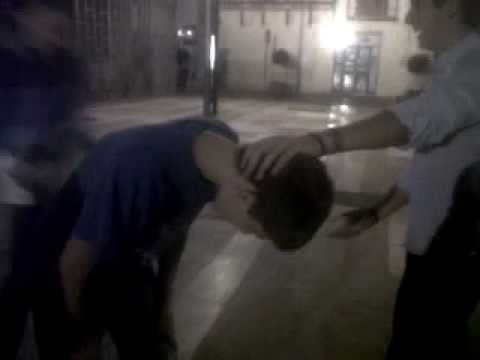 Colleja monumental a Kike piña.