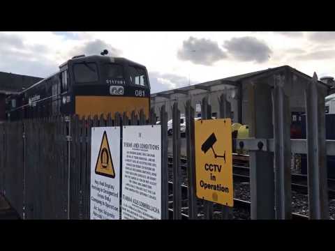 Irish Rail 071 loco 081 stands in Connolly sidings light engine (17/4/17)