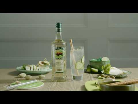 Simply Cocktails 'Zubrowka Zu Tonic' Video