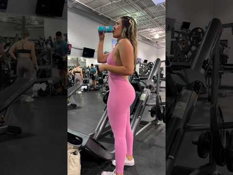 LegDay Workout Is Daily Happiness 🔥🍓🍓 #fitness #crossfit #gym #workout #gymlover #legday #glutes