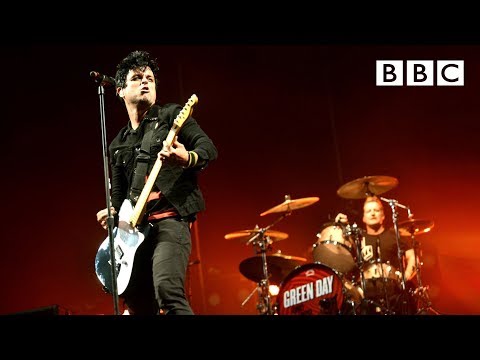 Green Day performs Boulevard of Broken Dreams at Reading Festival